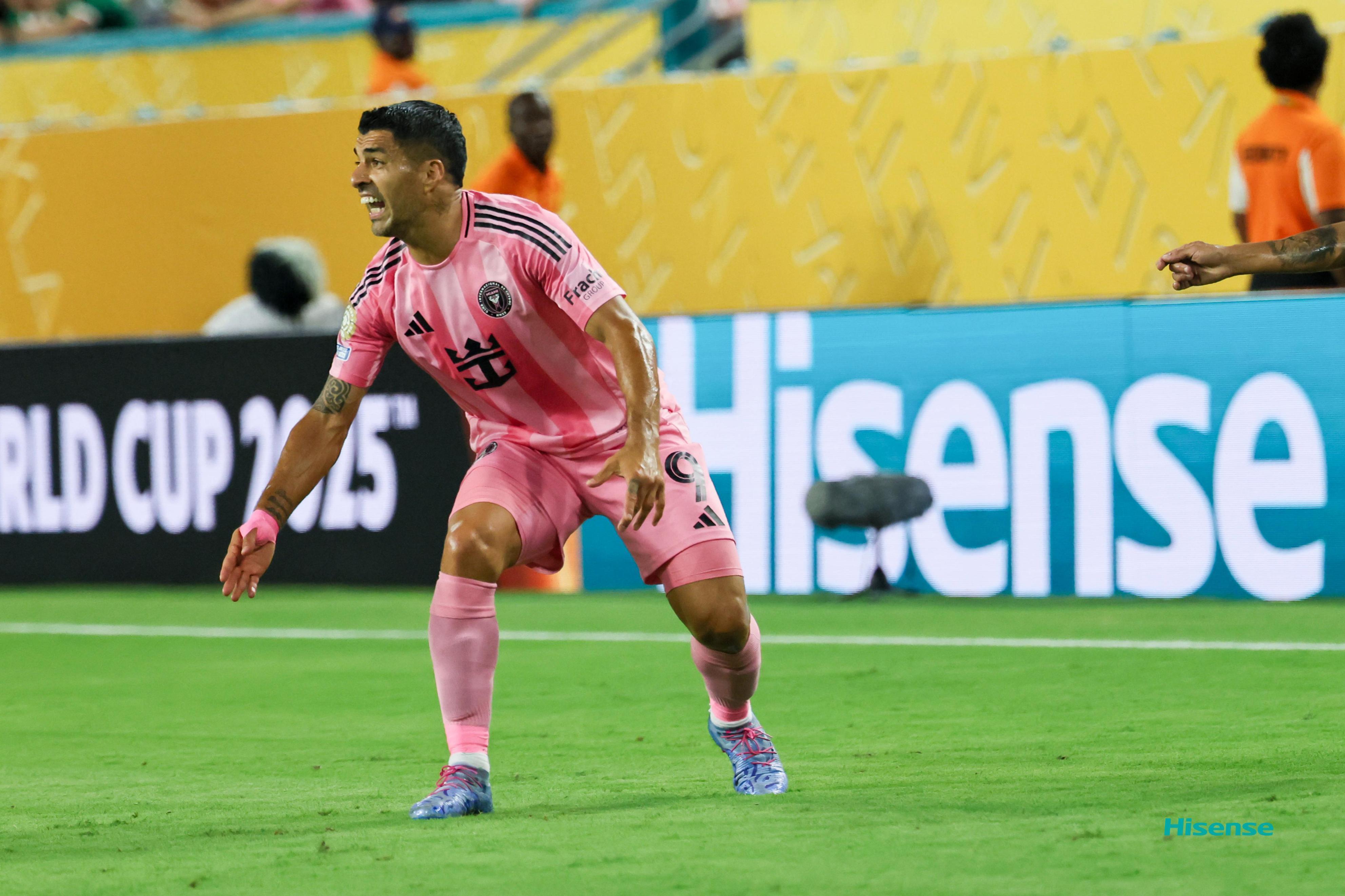 快讯:帕尔梅拉斯抵达美国备战世俱杯 快讯:帕尔梅拉斯抵达美国备战世俱杯