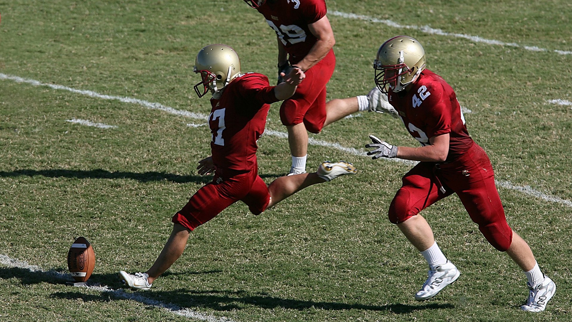 欧冠淘汰赛之夜,霍勒迪防守端锁死对手,铸就传奇