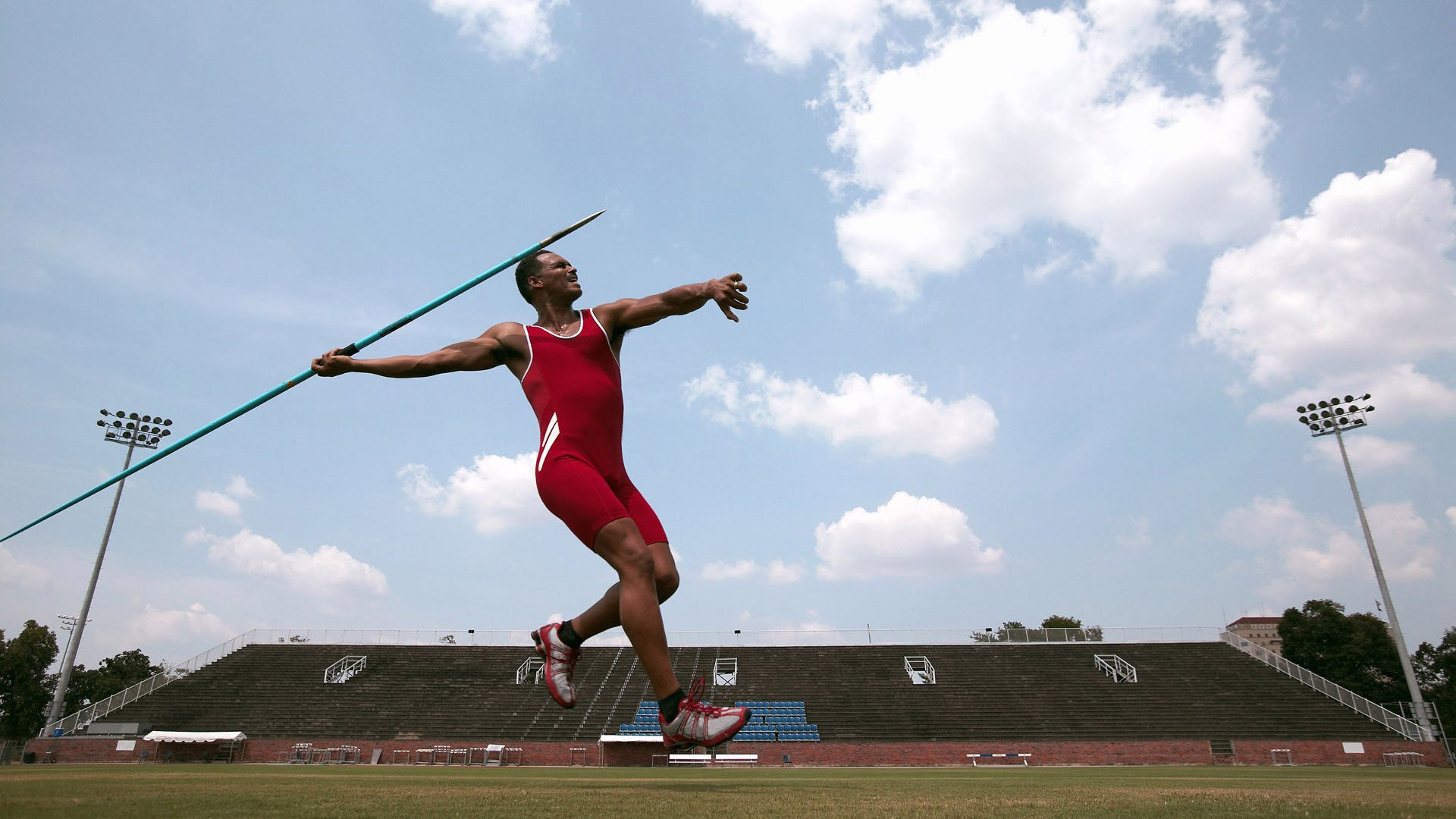 从沙漠到英超，迪亚斯横跨两大洲的统治力，如何诠释智利足球的韧性革命